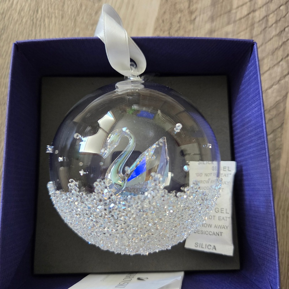 Swarovski Annual Edition 2020 Christmas Ball Ornament Swan 5453639